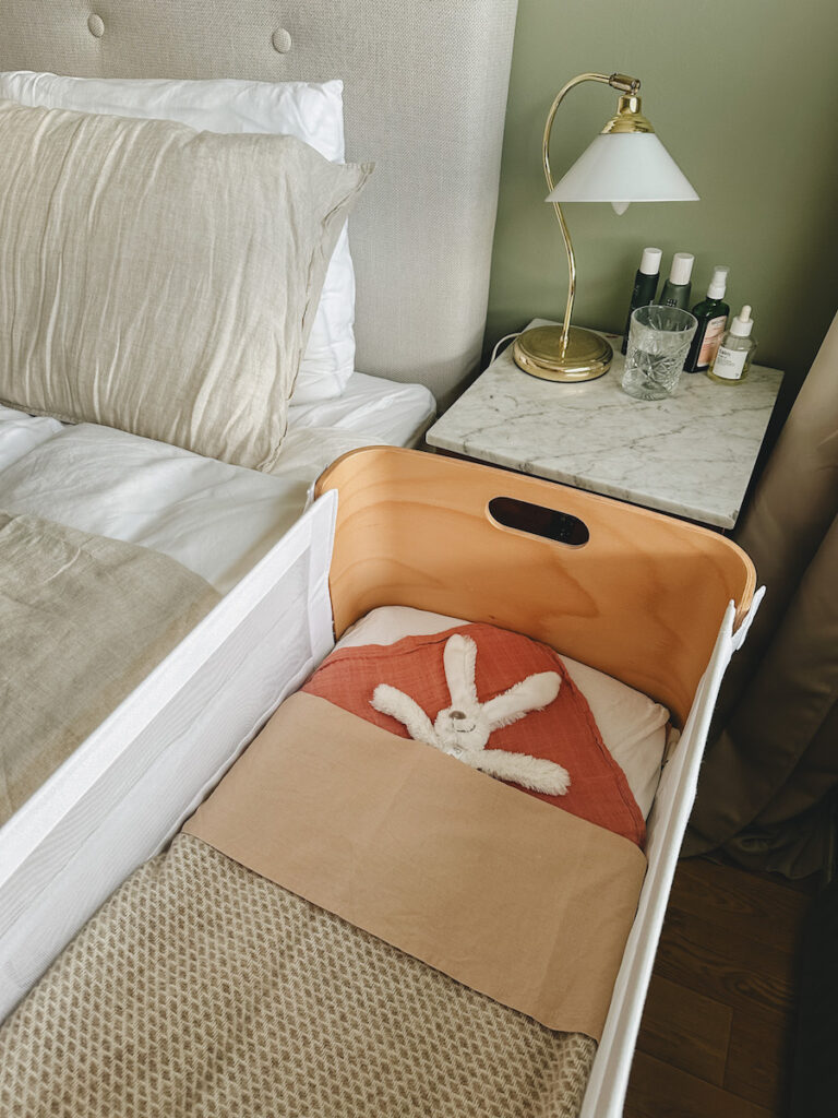 Babyspullen huren via Tiny Library: de Bednest co-sleeper